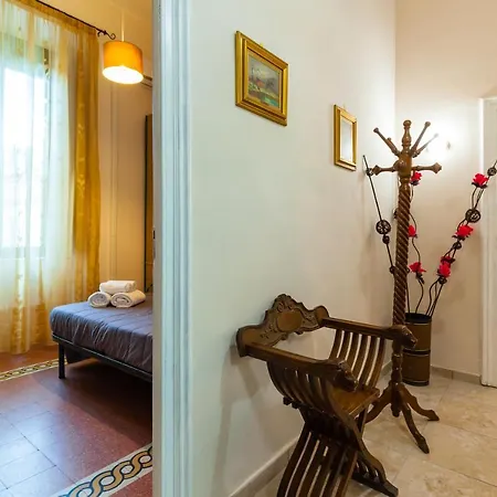 Cairoli - Spacious Close To Central Station * Naples