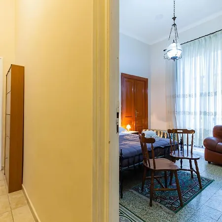 Cairoli - Spacious Close To Central Station * Naples