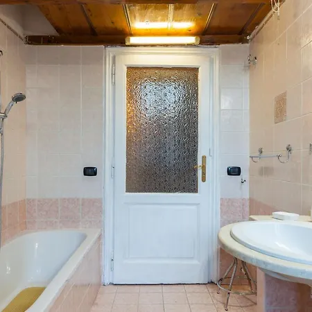 Cairoli - Spacious Close To Central Station דירה